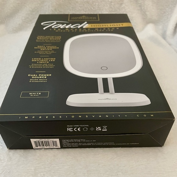 IMPRESSIONS VANITY Company Touch Highlight LED Makeup Mirror New In Box - Picture 5 of 5
